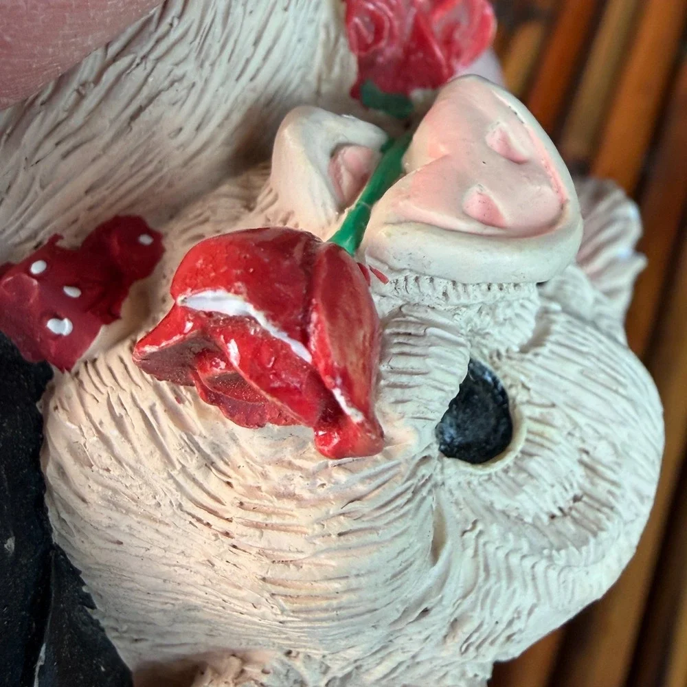 Kathy Wise Enesco Pig Figurines Pair 1996 Valentine Roses Sweet Pigs!  READ